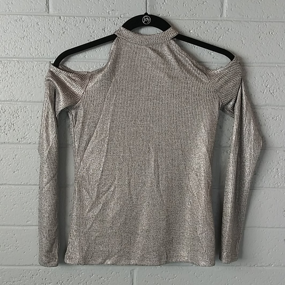 Bar III cold shoulder top